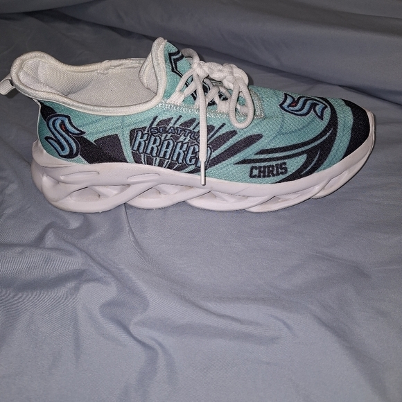 A pair of Seattle Kraken Chris athletic shoes in a EU 43 size 43, or US 9/9.5. main image 12